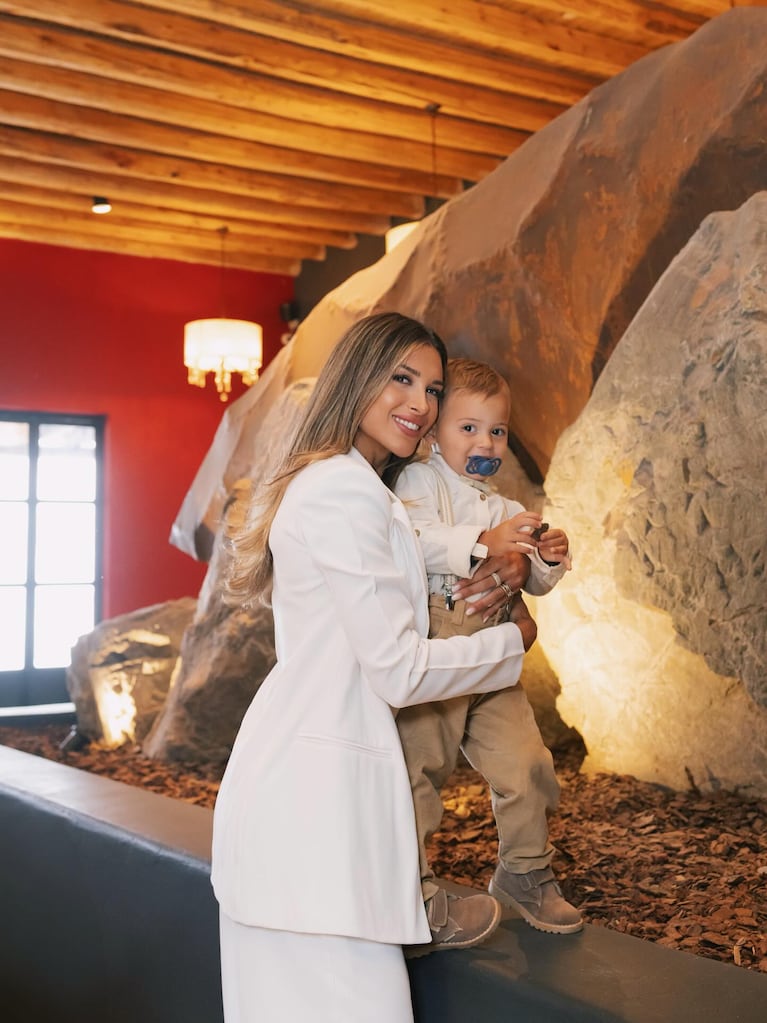 El bautismo de Theo, el hijo de Agustina Gandolfo y Lautaro Martínez. CRÉDITO: Instagram/@agus.gandolfo