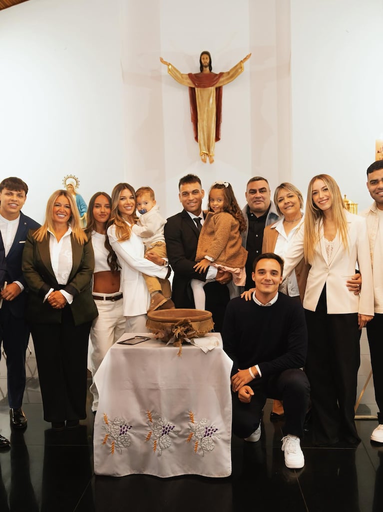 El bautismo de Theo, el hijo de Agustina Gandolfo y Lautaro Martínez. CRÉDITO: Instagram/@agus.gandolfo