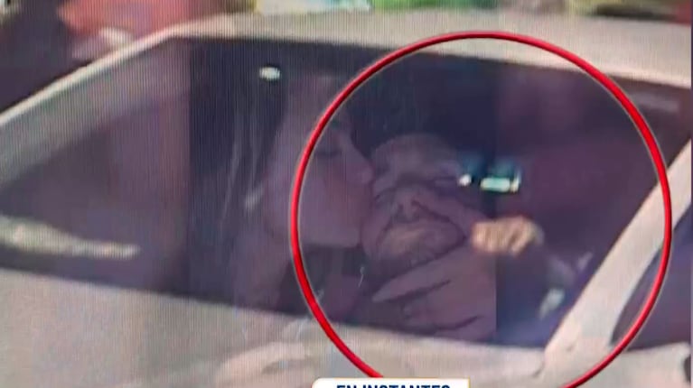El beso de Tini Stoessel a Rodrigo de Paul. (Foto: Intrusos)