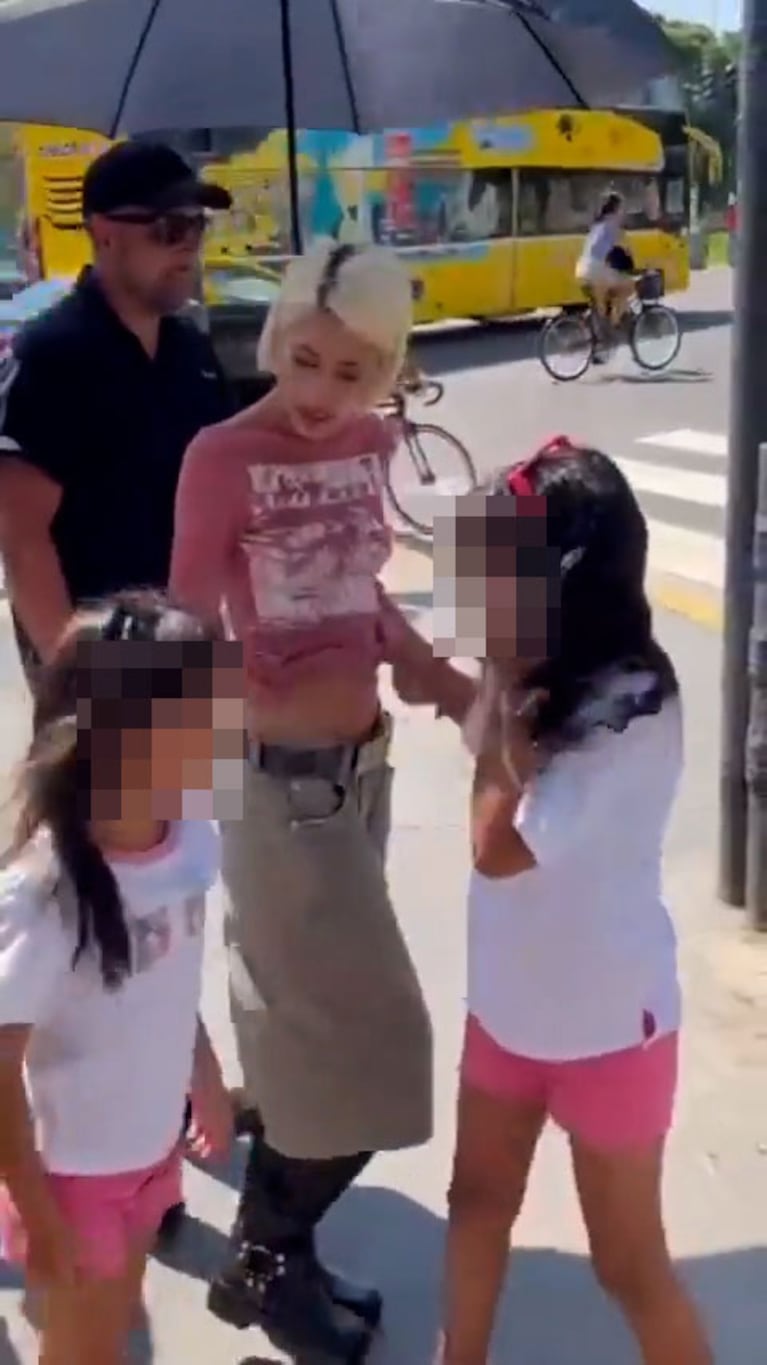 El cambio de look extremo de Tini Stoessel y la forma súper top con la que se protegió del sol en un paseo