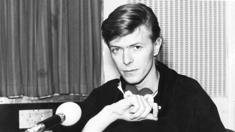 El cáncer le ganó la batalla al legendario artista británico David Bowie