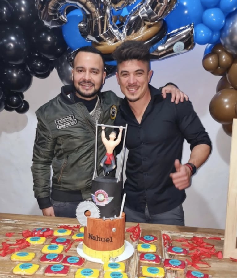 El Carpintero de Bienvenidos a bordo celebró su cumpleaños por partida doble: "Seguimos de festejo"