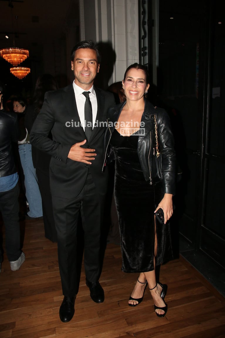 El Chino Leunis y su esposa sorprendieron con sus looks en una cena de gala (Foto: Movilpress).