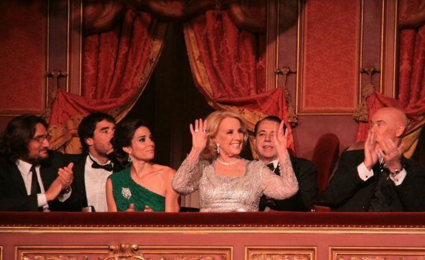  El clan Legrand - Tinayre a pleno en el palco del Colón (Foto: Telefe).