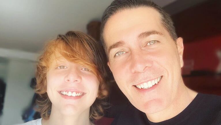 El conductor se mostró orgulloso de su hijo en su cumple.