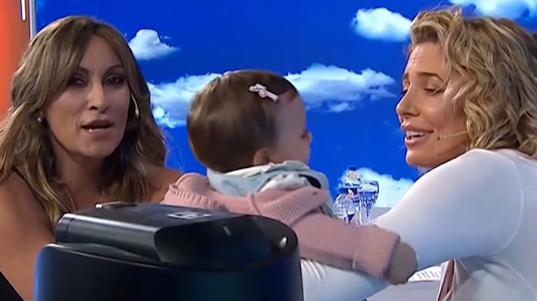 El conmovedor gesto de Marcela Tauro cuando la beba de Tamara Bella comenzó a llorar en vivo: “Dámela”