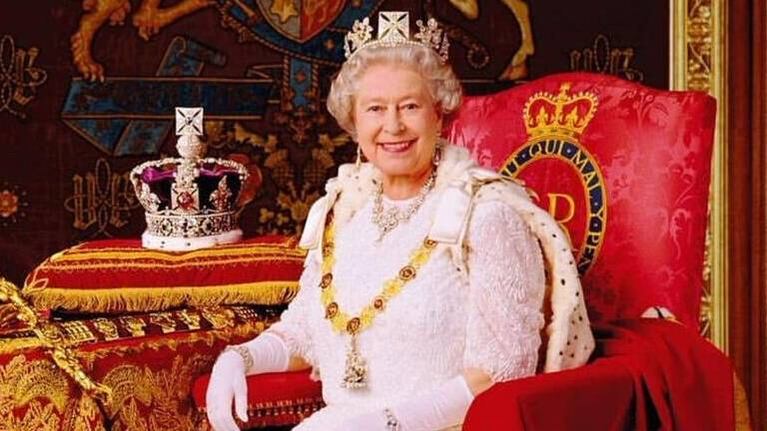 El corredor de Fórmula 1 Lewis Hamilton fue nombrado “Sir” por la reina Isabel II