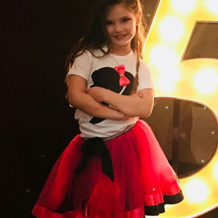 El cumple de la hija de Sabrina Rojas y Luciano Castro: ambientación de Barbie y baile alocado de las mamis del jardín