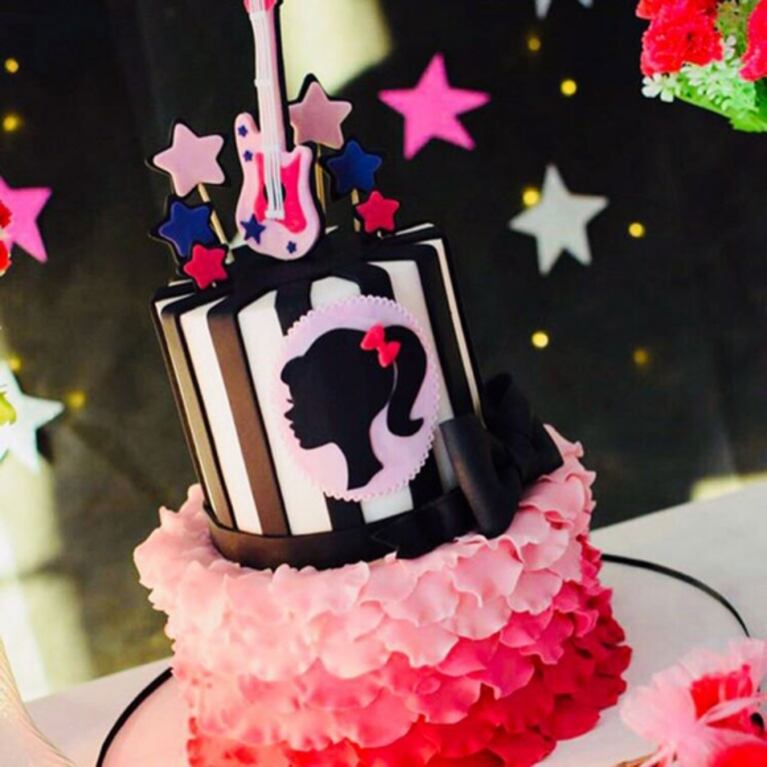 El cumple de la hija de Sabrina Rojas y Luciano Castro: ambientación de Barbie y baile alocado de las mamis del jardín