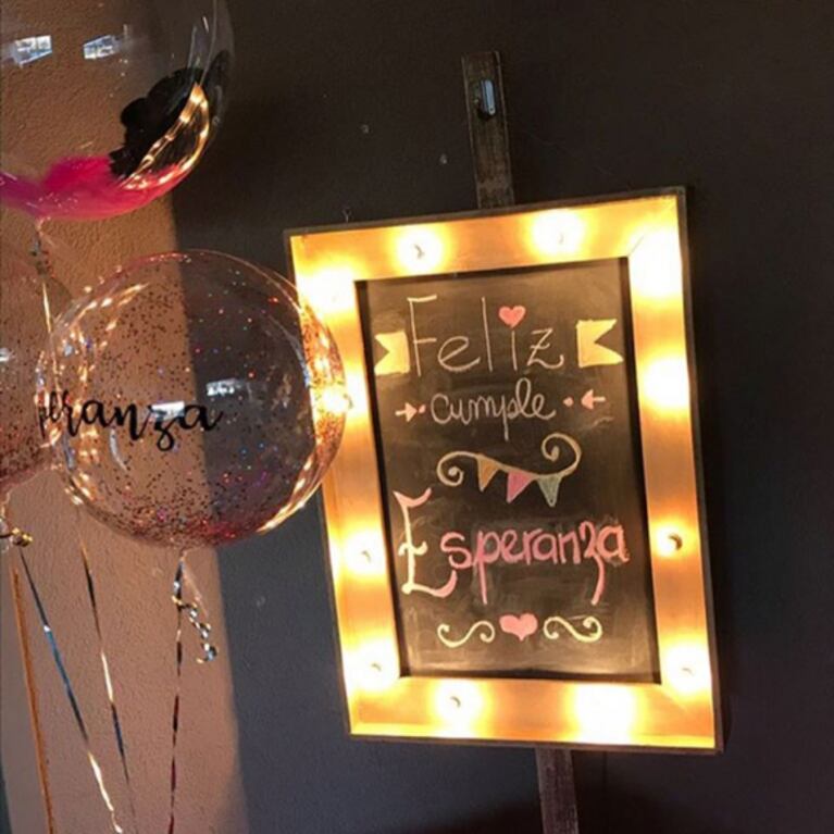 El cumple de la hija de Sabrina Rojas y Luciano Castro: ambientación de Barbie y baile alocado de las mamis del jardín