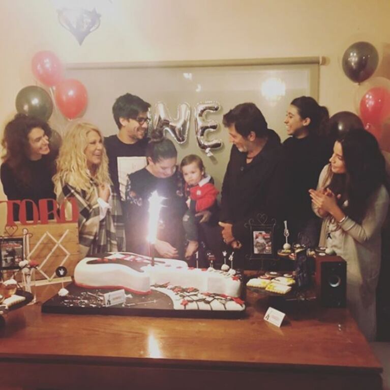El cumpleaños rockero de 1 año de Toribio, el hijo de Juana Repetto: "Muy emocionante compartirlo con todos ellos"