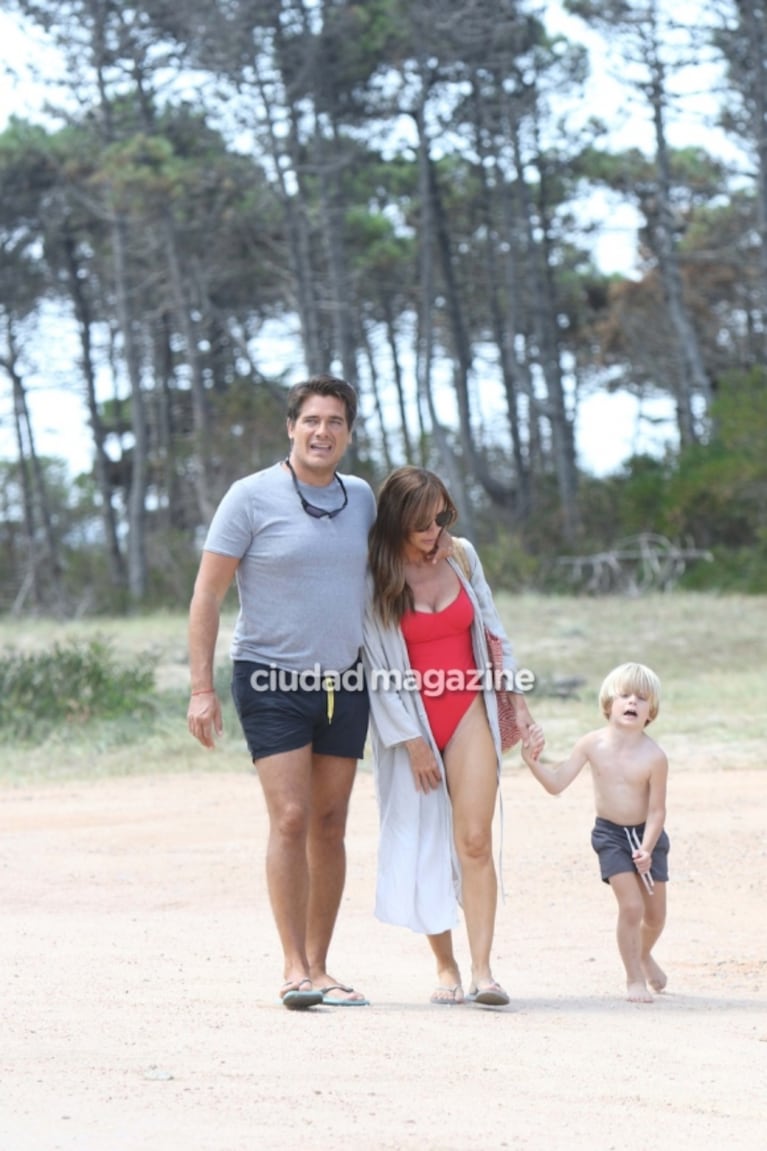 El descanso de Guillermo Andino y Carolina Prat en Punta del Este con sus hijos 