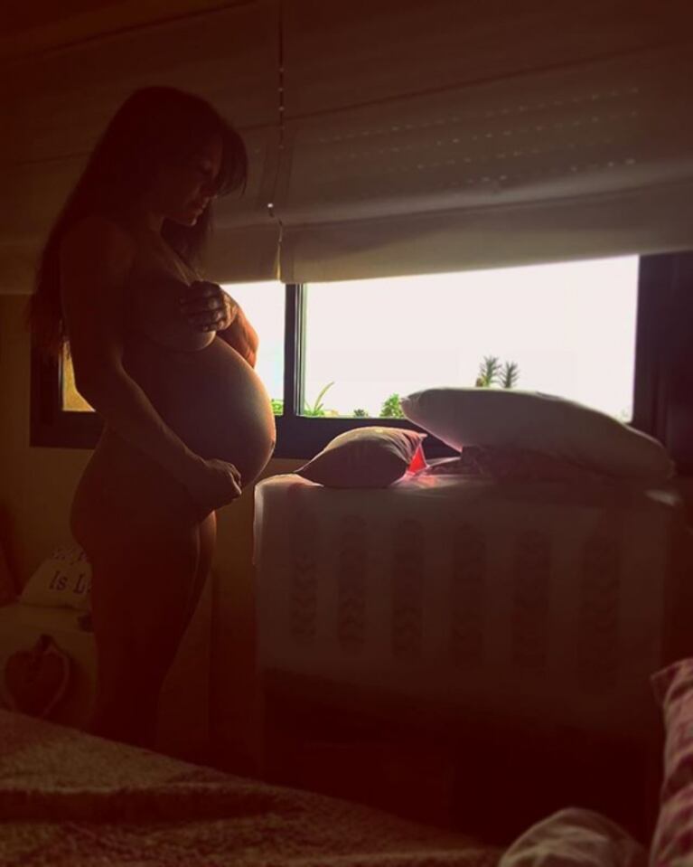 El desnudo de Adabel Guerrero, embarazada y a poco de ser mamá: "Me criticarán, pero es una hermosa foto"