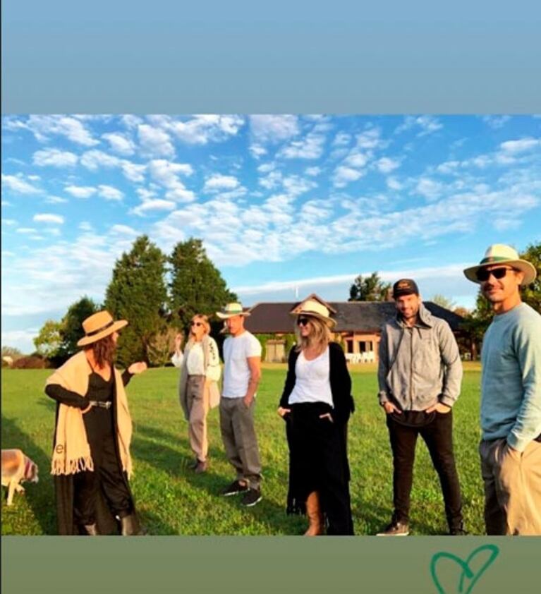 El día de campo y amistad de Paula Chaves, Pedro Alfonso, Gimena Accardi, Nico Vázquez, Mery del Cerro y Meme Bouquet