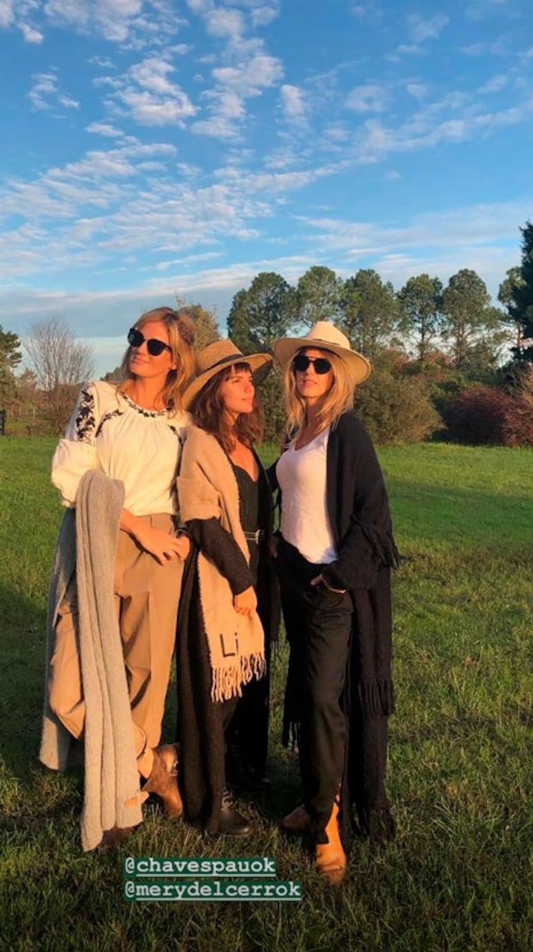 El día de campo y amistad de Paula Chaves, Pedro Alfonso, Gimena Accardi, Nico Vázquez, Mery del Cerro y Meme Bouquet