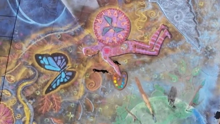 El dibujo de tiza más grande del mundo está en California, Estados Unidos, y es obra del artista Mark Lewis