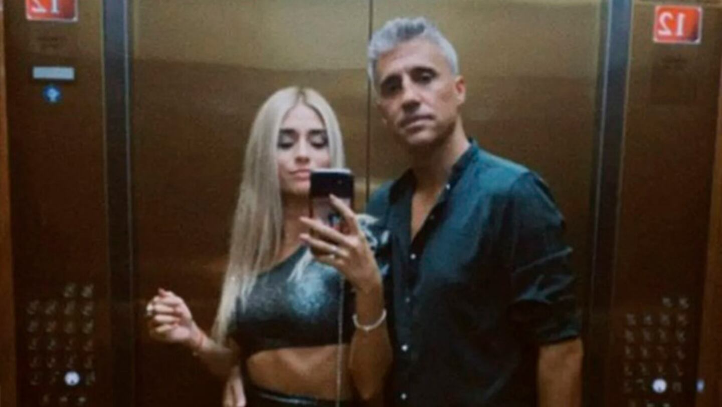 El director técnico Hernán Crespo presentó a su joven novia en las redes.