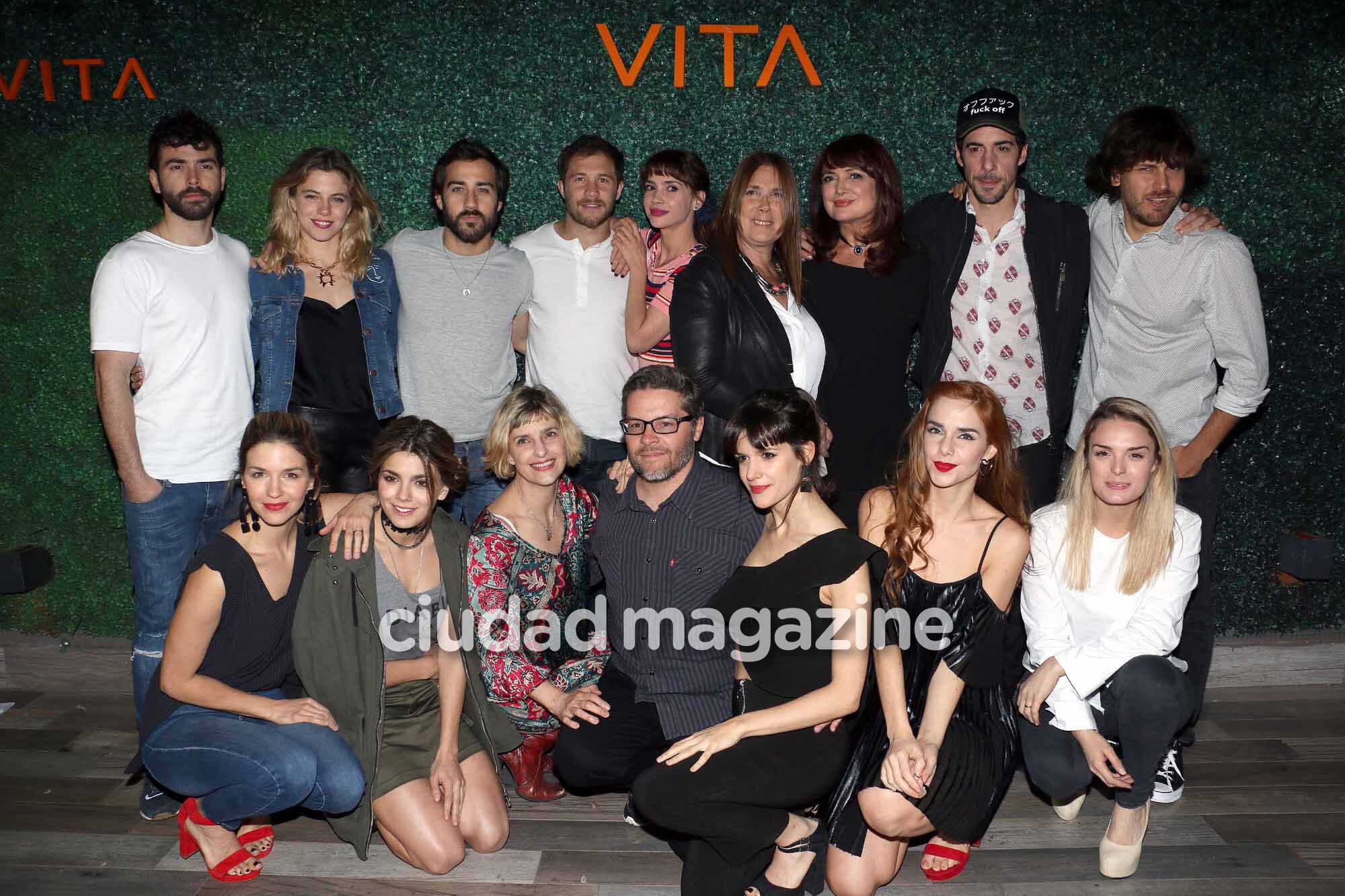 El divertido festejo del elenco de Las Estrellas (Foto: Movilpress)