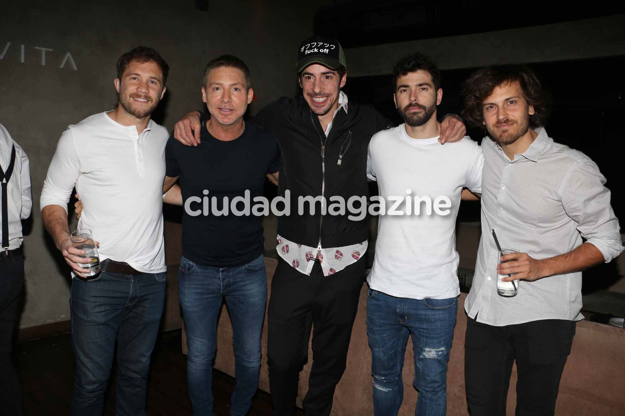 El divertido festejo del elenco de Las Estrellas (Foto: Movilpress)