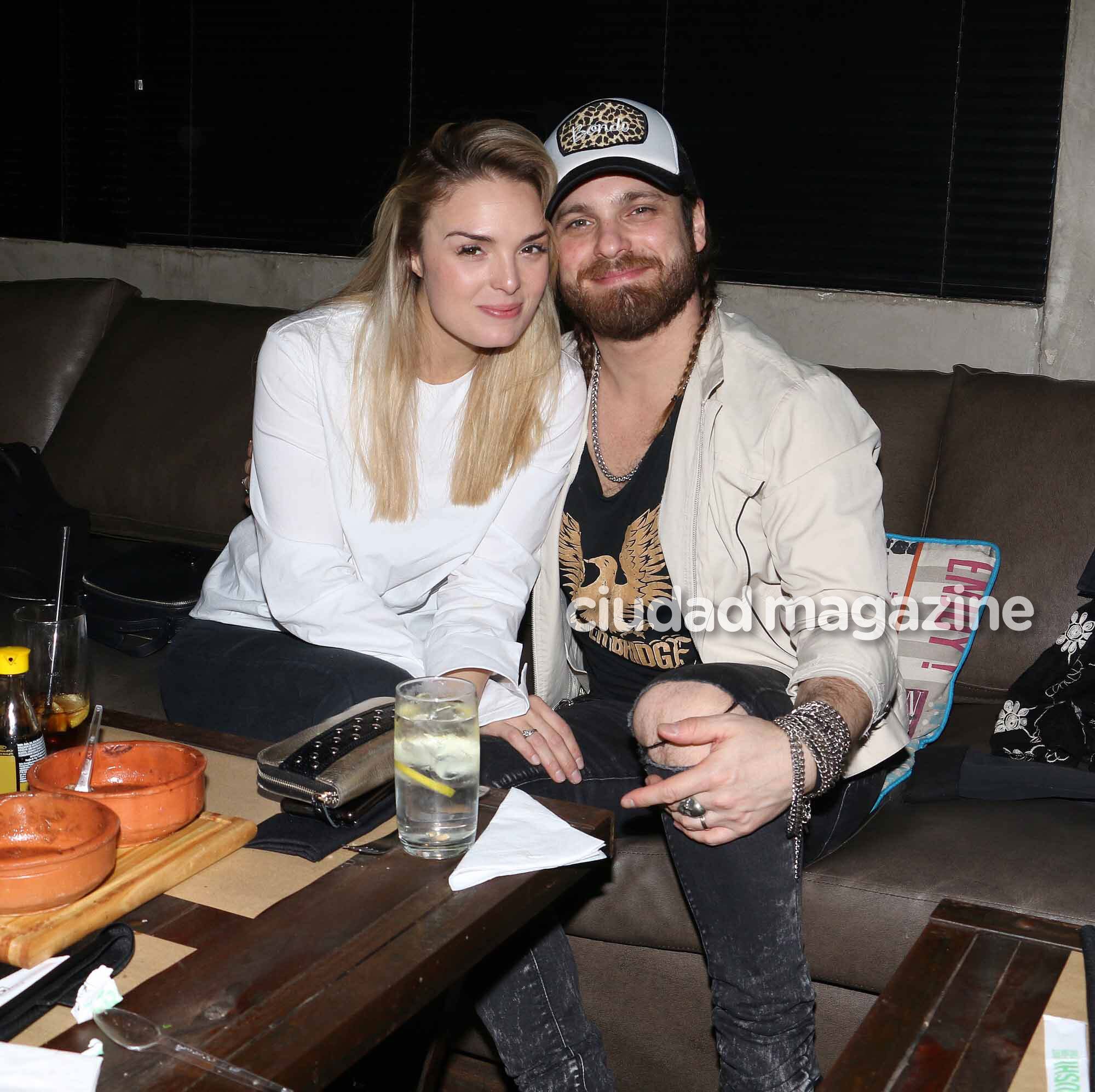 El divertido festejo del elenco de Las Estrellas (Foto: Movilpress)