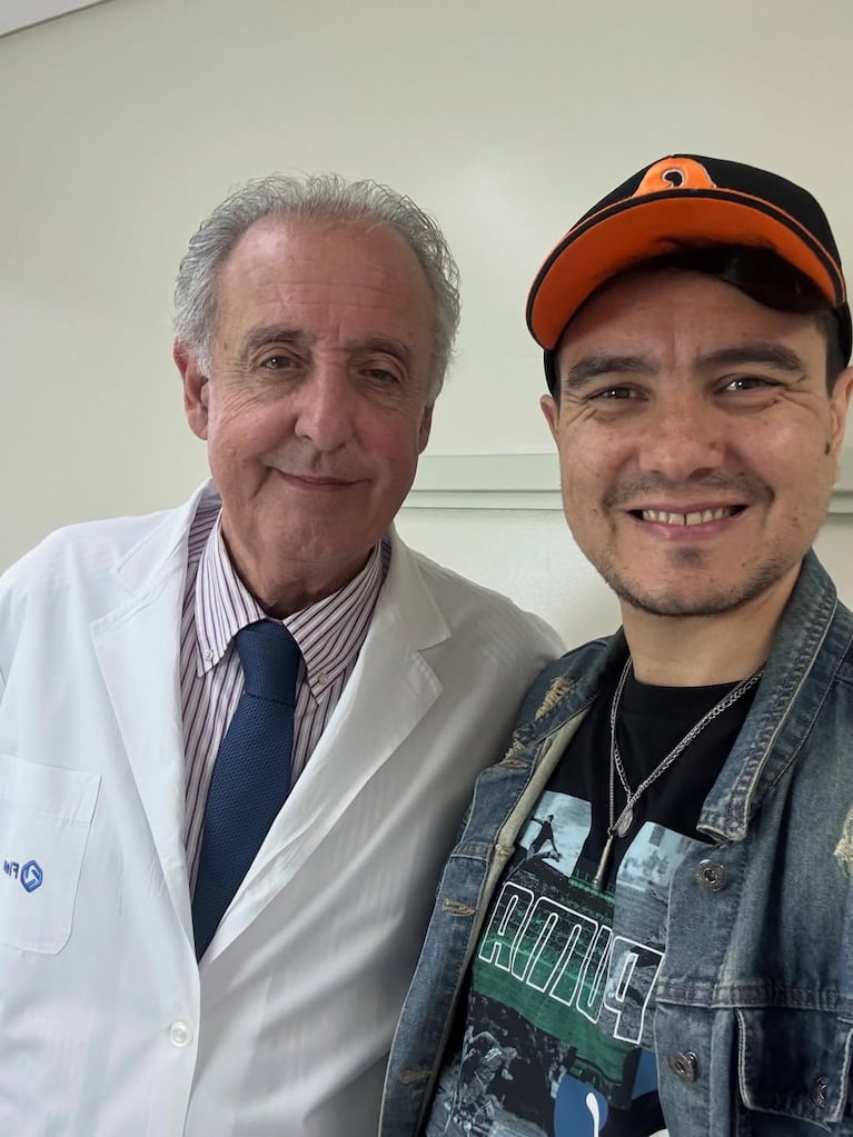 El doctor Carlos Routaboul y Gustavo Méndez.(Foto: @mecomprendezmendez)
