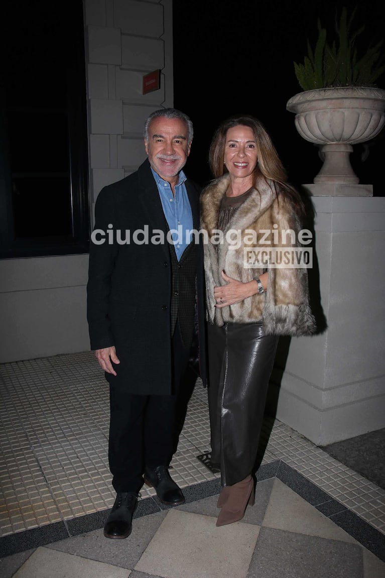 El doctor Guillermo Capuya y su esposa Paula Herschel (Foto: Movilpress)