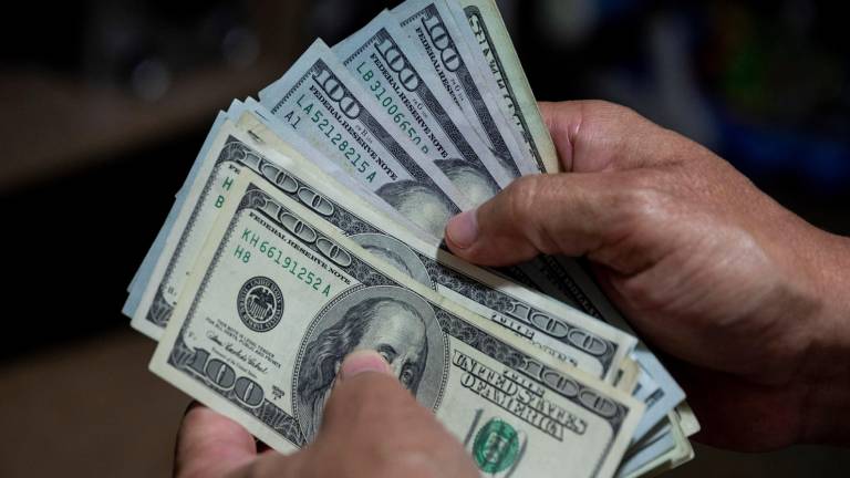 El dólar blue subió a 179 pesos