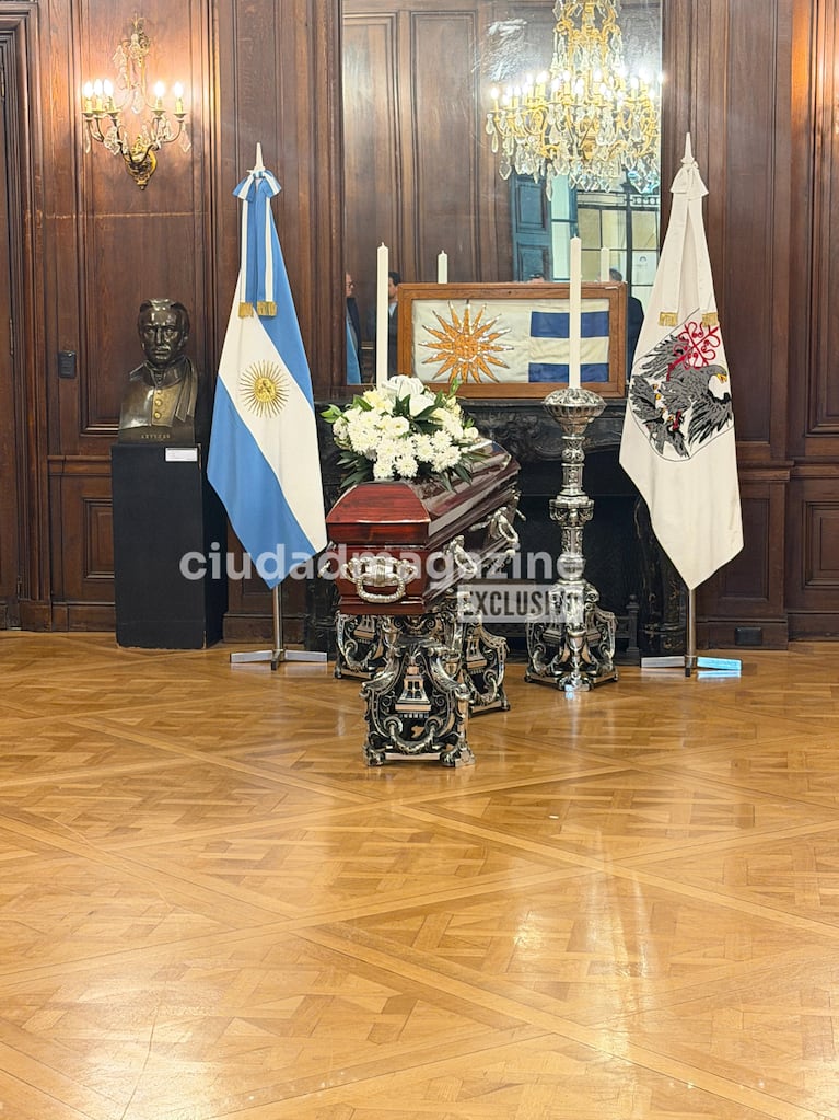 El dolor de familiares, amigos y famosos en la despedida a Luis Brandoni