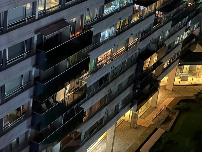 El edificio donde viven Marianela Mirra y José Alperovich tras casi 20 años de amor secreto. (Crédito: RS Fotos)