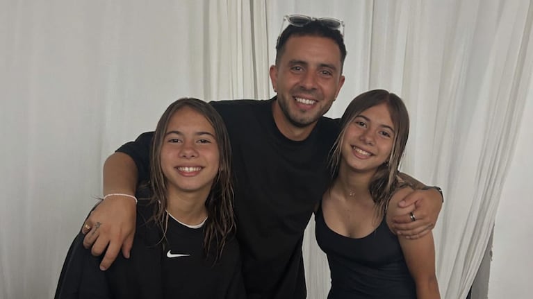 El egreso de las hijas de Cinthia Fernández reavivó la polémica con Matías Defederico. Crédito: Instagram