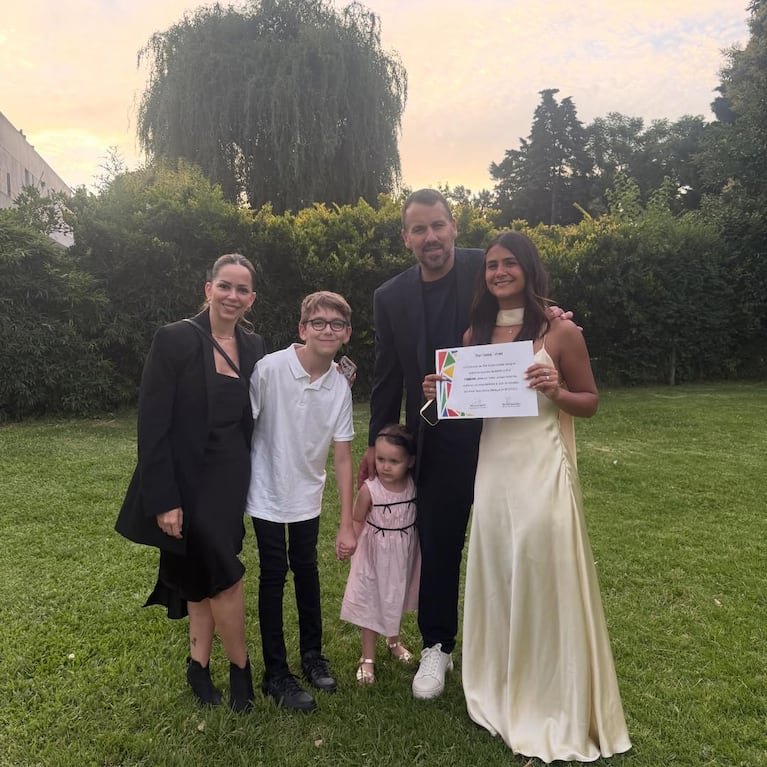 El egreso de Uma reunió a Amalia Granata y el Ogro Fabbiani (Fotos: @fabbianiok y @amaliagranata)