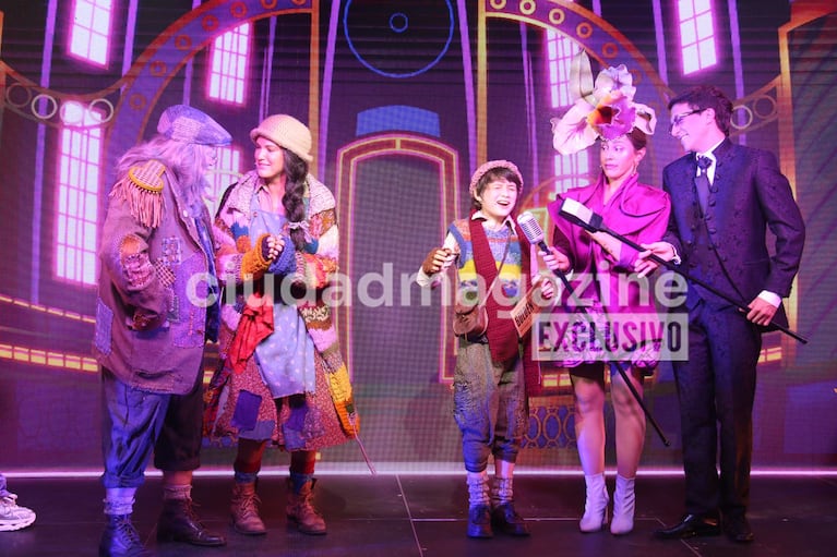 El elenco de Charlie y la Fábrica de Chocolate (Foto: Movilpress)