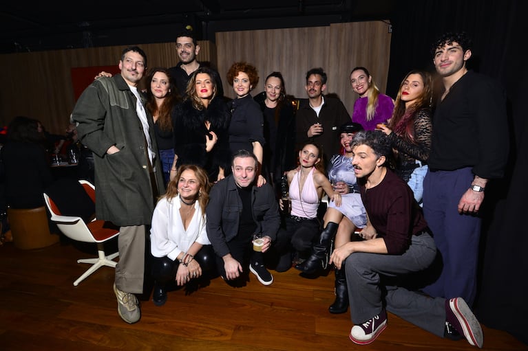 El elenco de Charly y la fábrica de chocolate