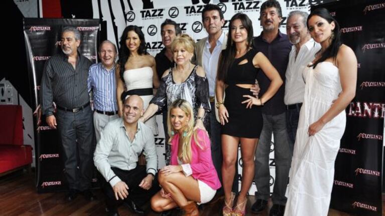 El elenco de Excitante. (Foto: Jennifer Rubio)