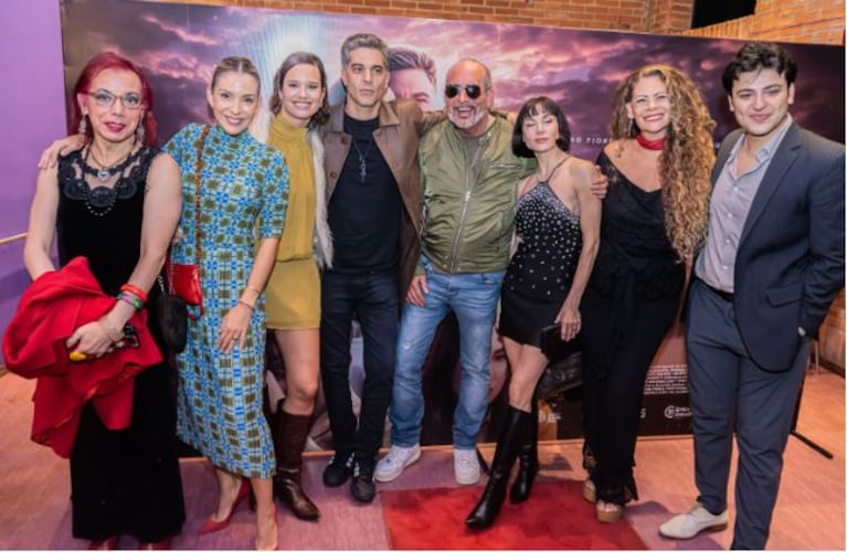 El elenco de Instante en la premiere (Foto: Prensa)