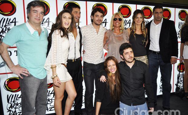 El elenco de la obra dirigida por Roberto Antier. 