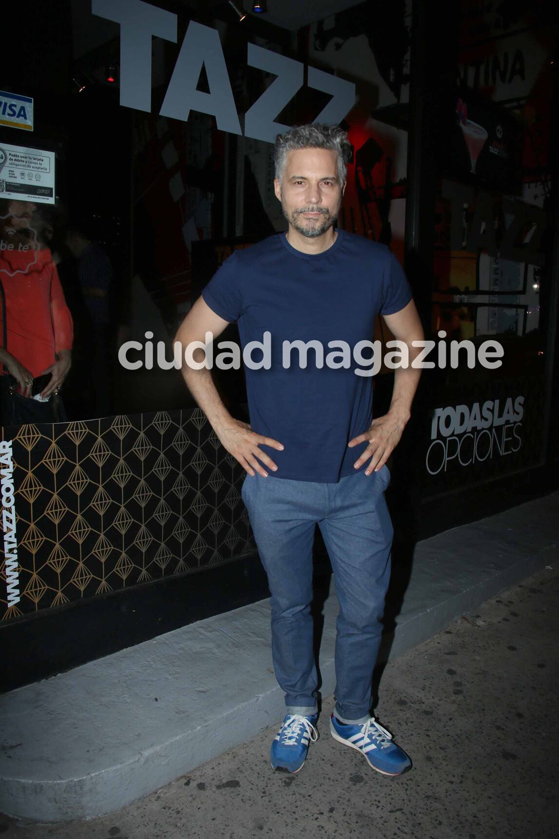 El elenco de Simona se reunió para ver el primer capítulo (Foto: Movilpress)