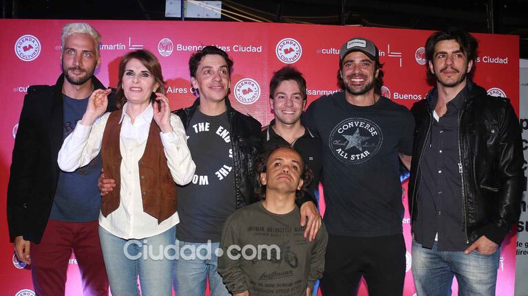 El elenco. (Foto: Movilpress)
