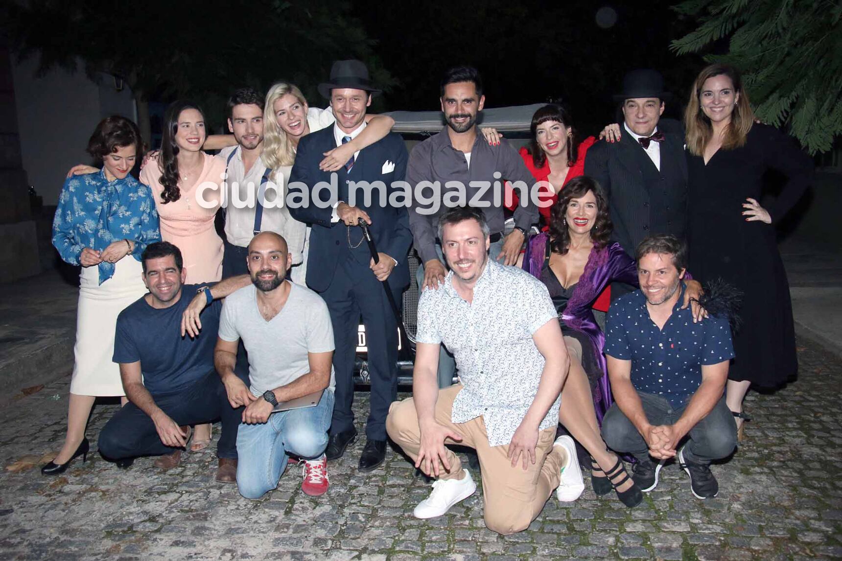 El elenco y la producción de Argentina, tierra de amor y venganza (Fotos: Movilpress). 