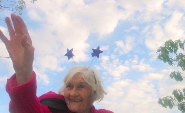 El emotivo homenaje tuitero de Carla Peterson a su abuela (Foto: Twitter y Web).