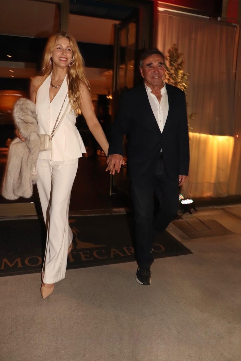 El encuentro de Araceli González y Evelyn Botto en la apertura de un restaurante en Puerto Madero