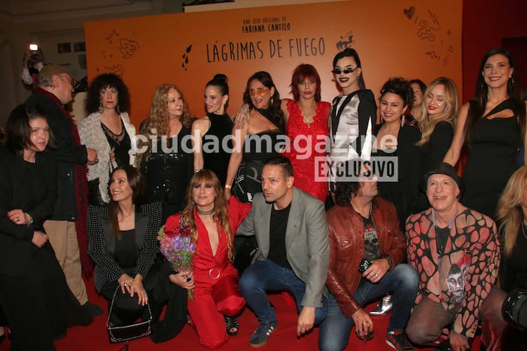 El equipo completo de Lágrimas de Fuego (Foto: Movilpress)