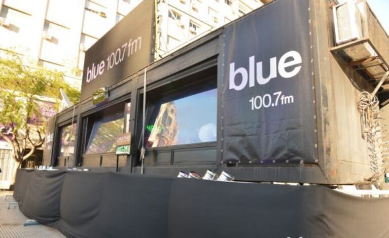 El estudio móvil de FM Blue.