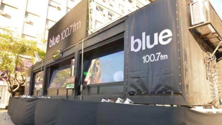 El estudio móvil de FM Blue.