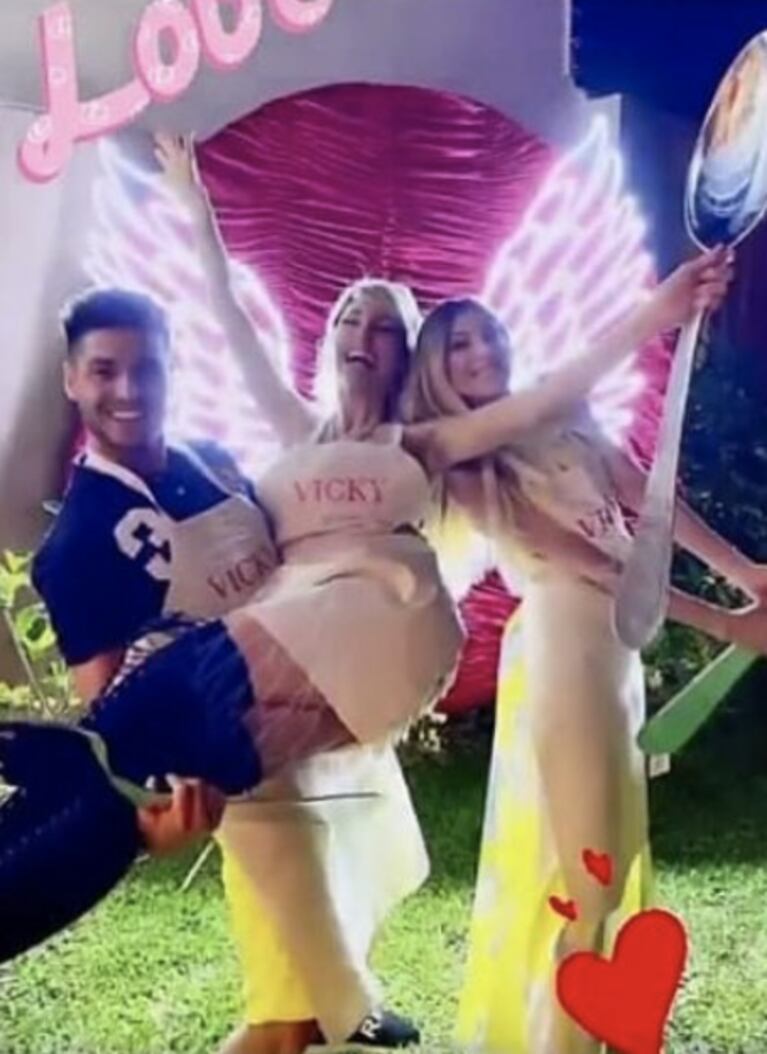 El extravagante festejo de cumpleaños de Vicky Xipolitakis con Moria Casán: "Gracias por hacerme tan feliz"