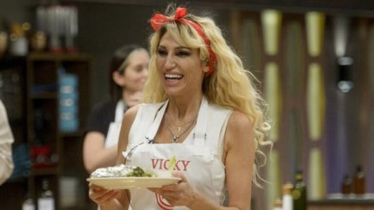 El famoso que reemplazará a Vicky Xipolitakis en MasterChef Celebrity tras dar positivo de Covid-19 (Foto: Web)