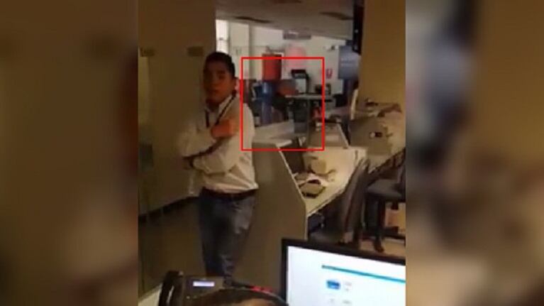 El fantasma de una niña apareció en un banco de Perú
