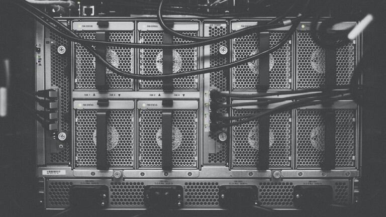 El FBI elimina cientos de ´shells´ maliciosos instalados por ´hackers´ chinos en servidores expuestos con Exchange. Foto:EP.