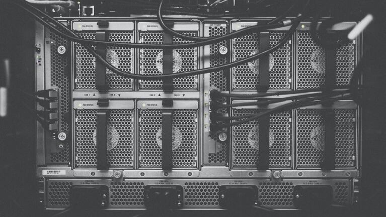 El FBI elimina cientos de ´shells´ maliciosos instalados por ´hackers´ chinos en servidores expuestos con Exchange. Foto:EP.