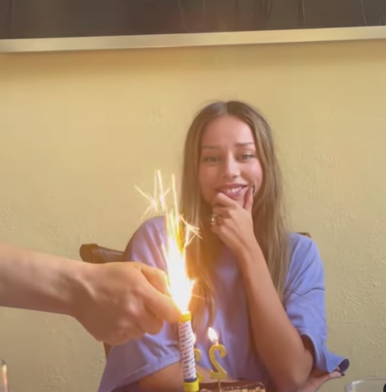 El festejo de cumpleaños de Ester Expósito junto a Nico Furtado: las fotos de la celebración